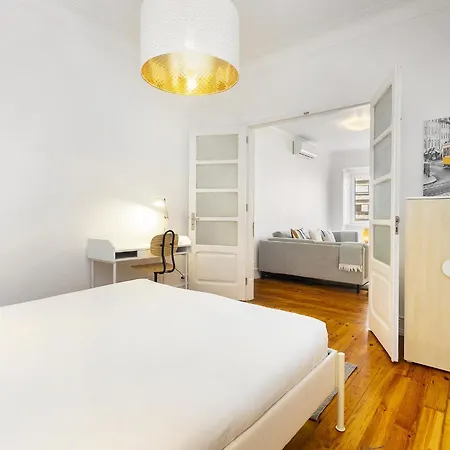 Whome Mid-term Marvel: Your Away From リスボン