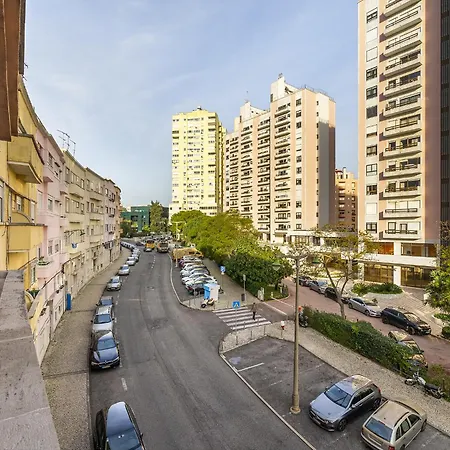 Apartment Whome Mid-term Marvel: Your Away From Lisbon