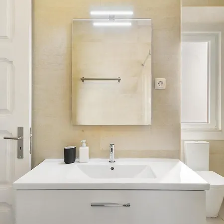 Whome Mid-term Marvel: Your Away From Διαμέρισμα *